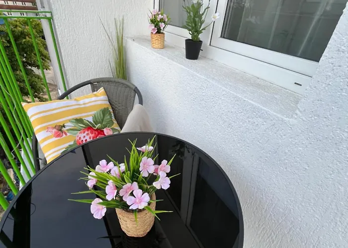 Al-Dom Apartament II Mare 500M Do Morza 公寓 *